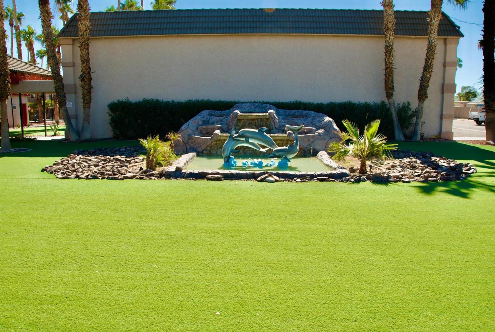 Ramada By Wyndham Yuma Motel Exterior photo
